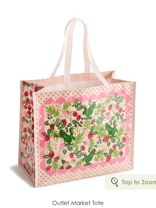 Vera Bradley Handbags - Vera Bradley Market Tote Frogberry Garden NWT